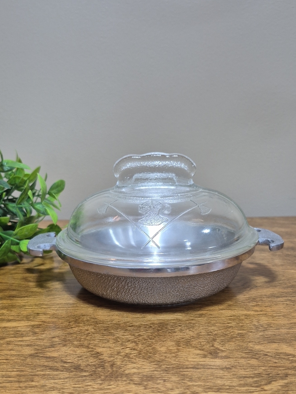 GUARDIAN SERVICE Vintage Clear Dome Glass Covered Casserole Cooker with Handles